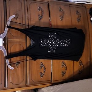 Beautiful detail cross tank top